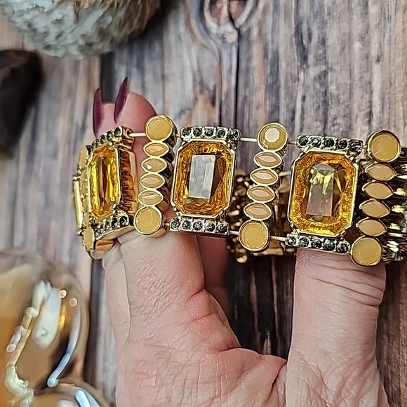 NEW GOLD TONE AMBER STONE STRETCH FASHION BRACELET - Picture 5 of 7